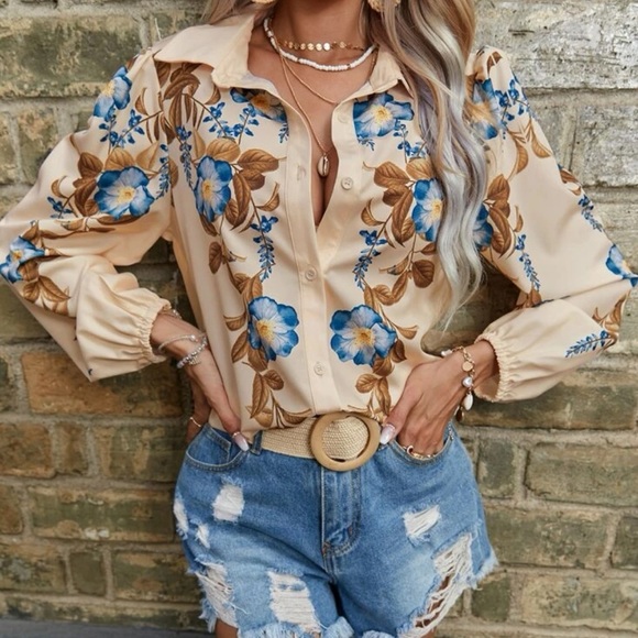 New floral print button down top - Picture 3 of 6